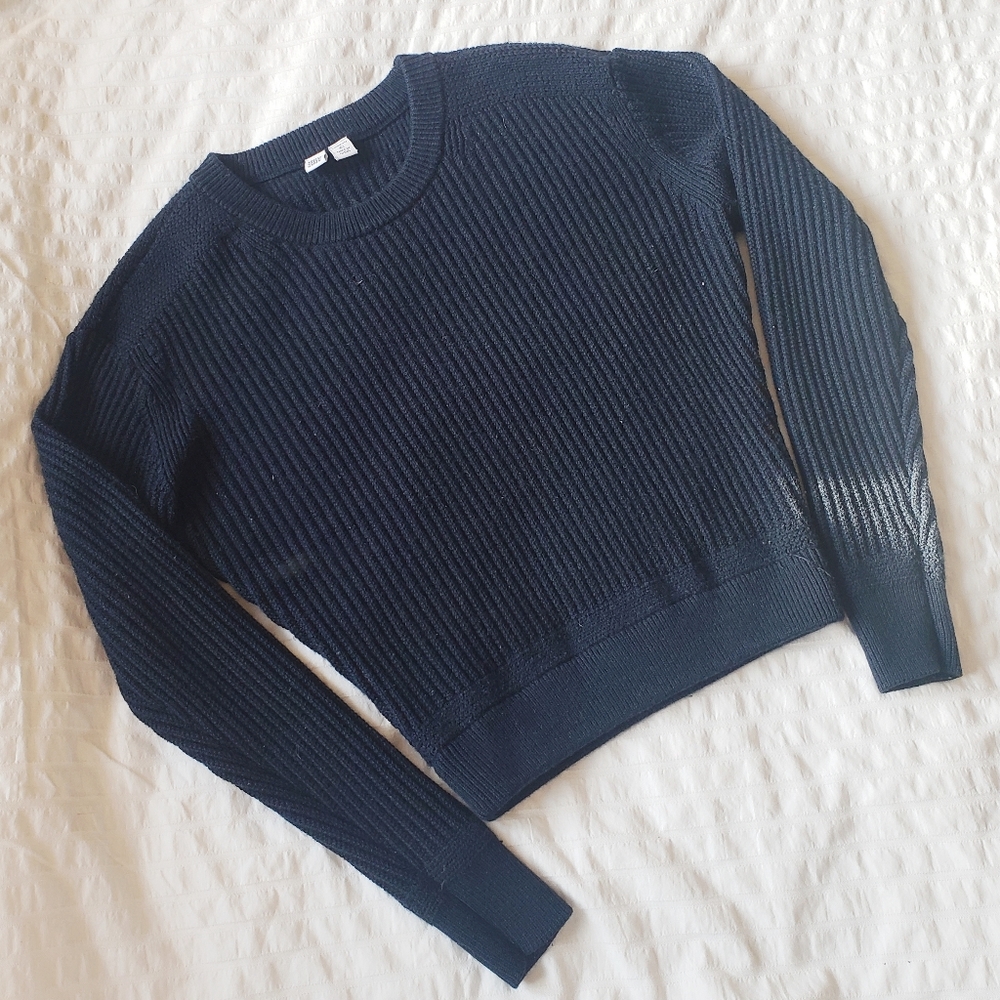 Uniqlo Basic Black Sweater
